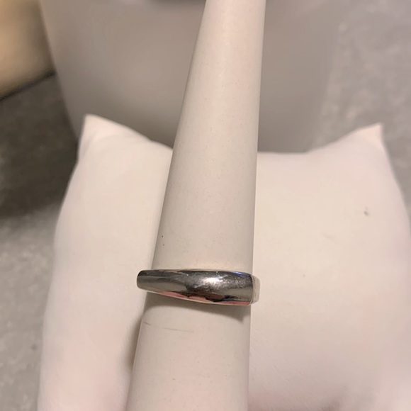 Jewelry - Vintage silver tone ring size 8.75